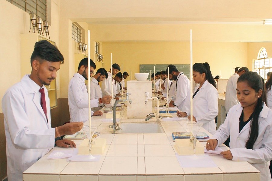 Pharmaceutics laboratory 4