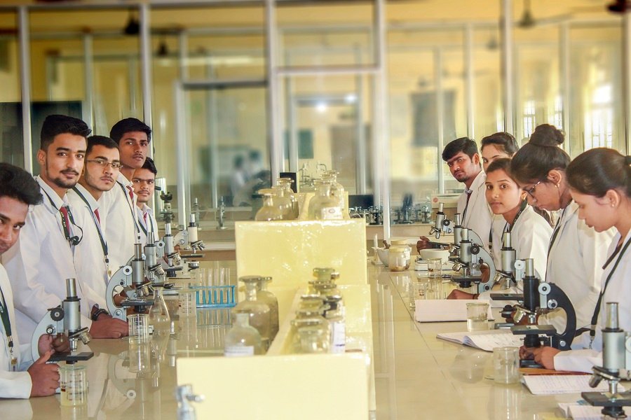 Pharmaceutics laboratory 7