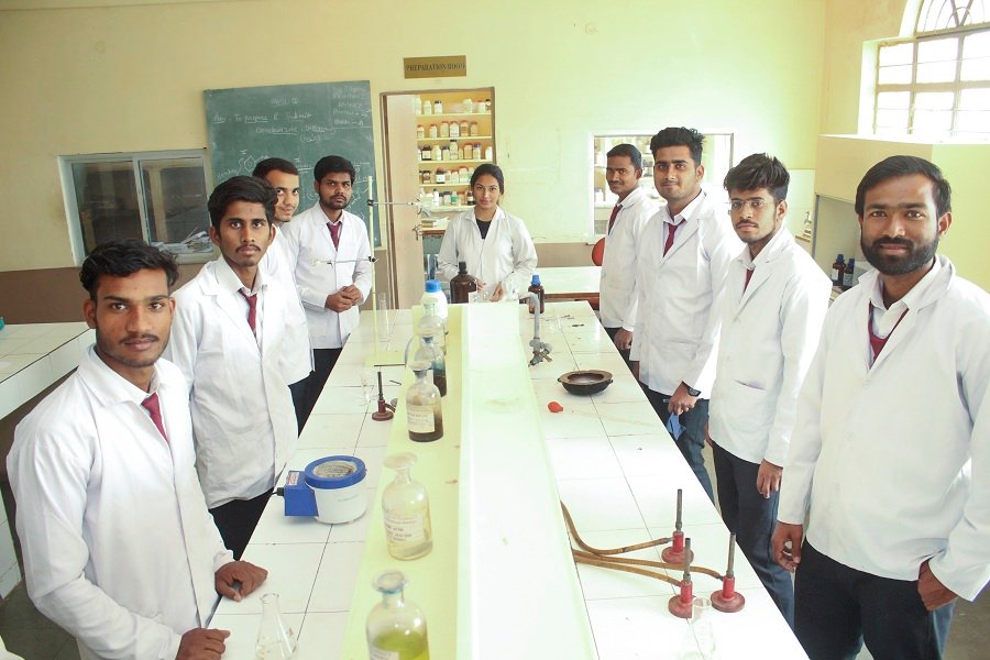 Pharmaceutics laboratory 9